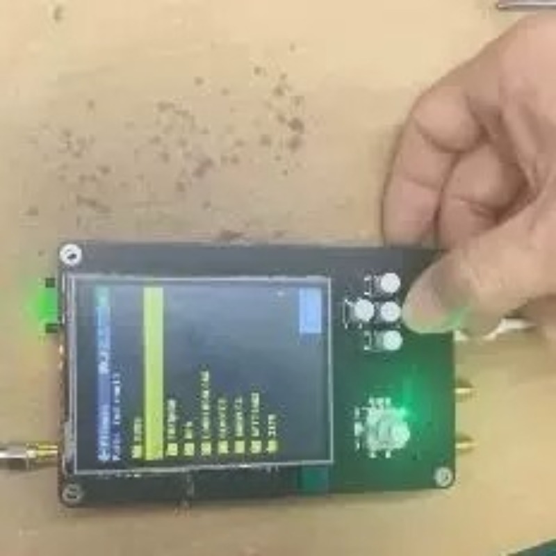 H2 هاكريف ون SDR راديو مُعرَّف - مراجعة Sdr Software Defined Radio Hackrf وسعره